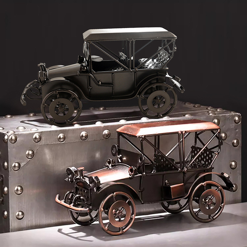 Vintage Collectible Ornaments - Modellini di Auto d'Epoca in Stile
