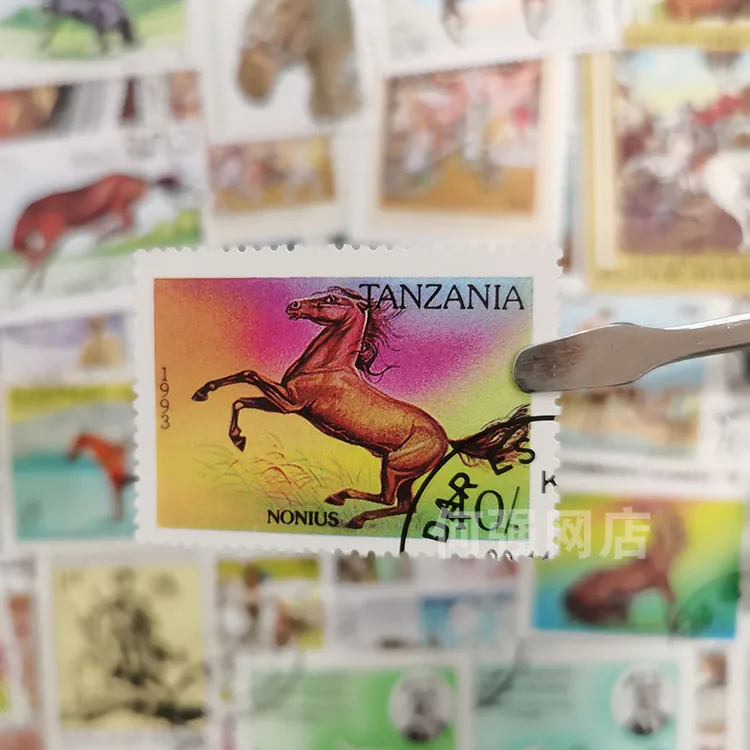 100 francobolli a forma di cav - Collectible Vintage Postage Stamps recensione e prezzo